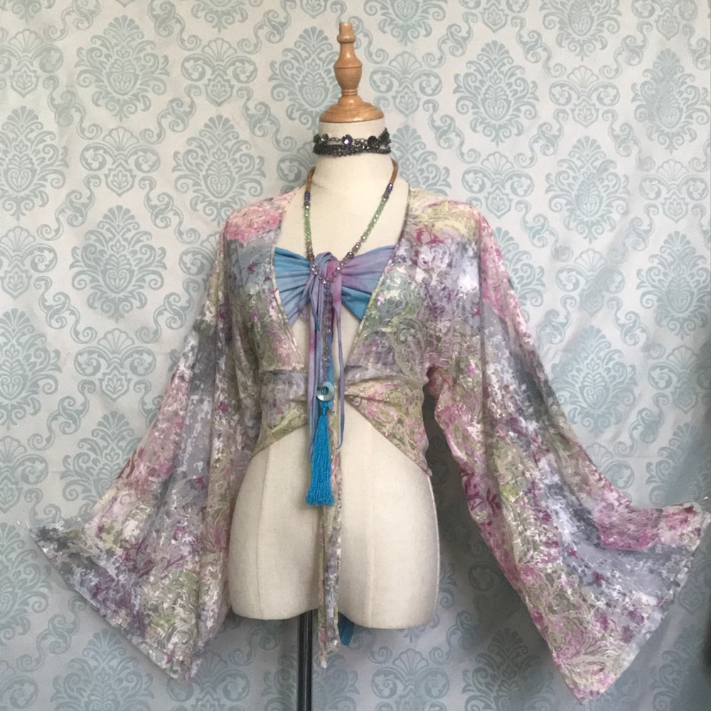 Floral lightweight kimono crop wrap